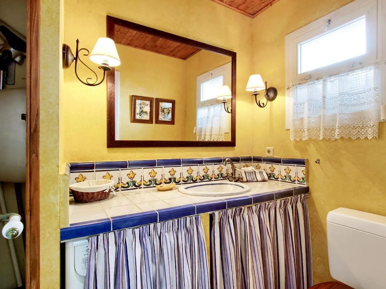 Cozy Holiday Home In Mijas With Swimming Pool